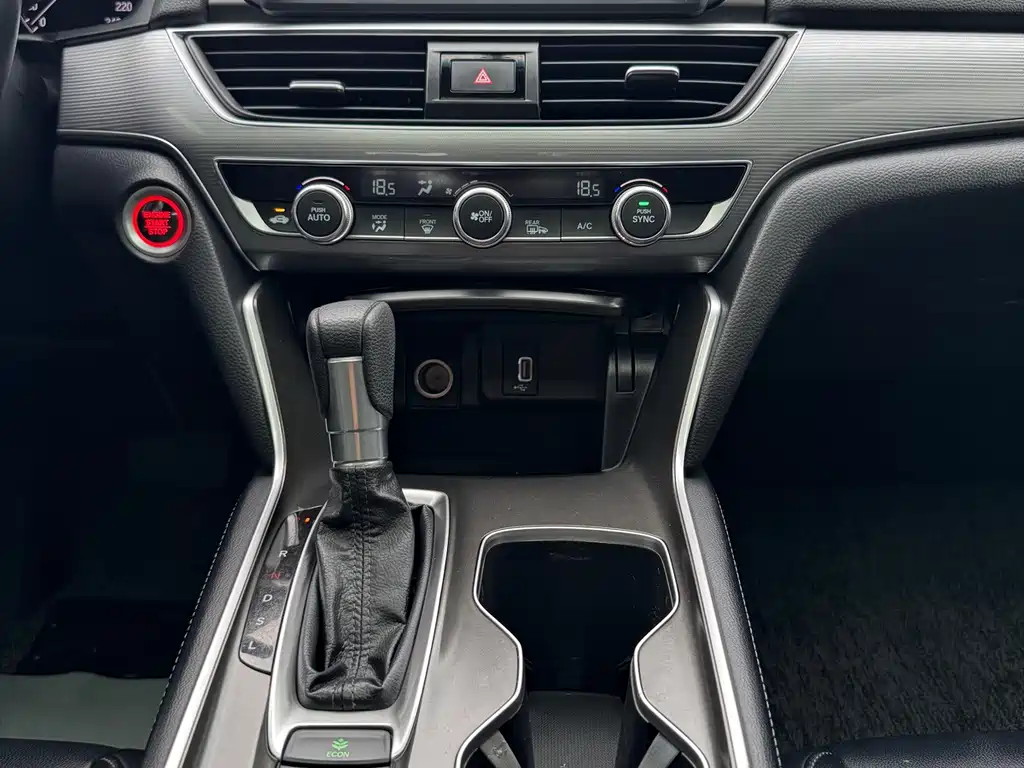 Honda Accord 2019 — фото 16