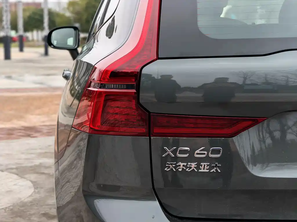 Volvo XC60 2025 — фото 9