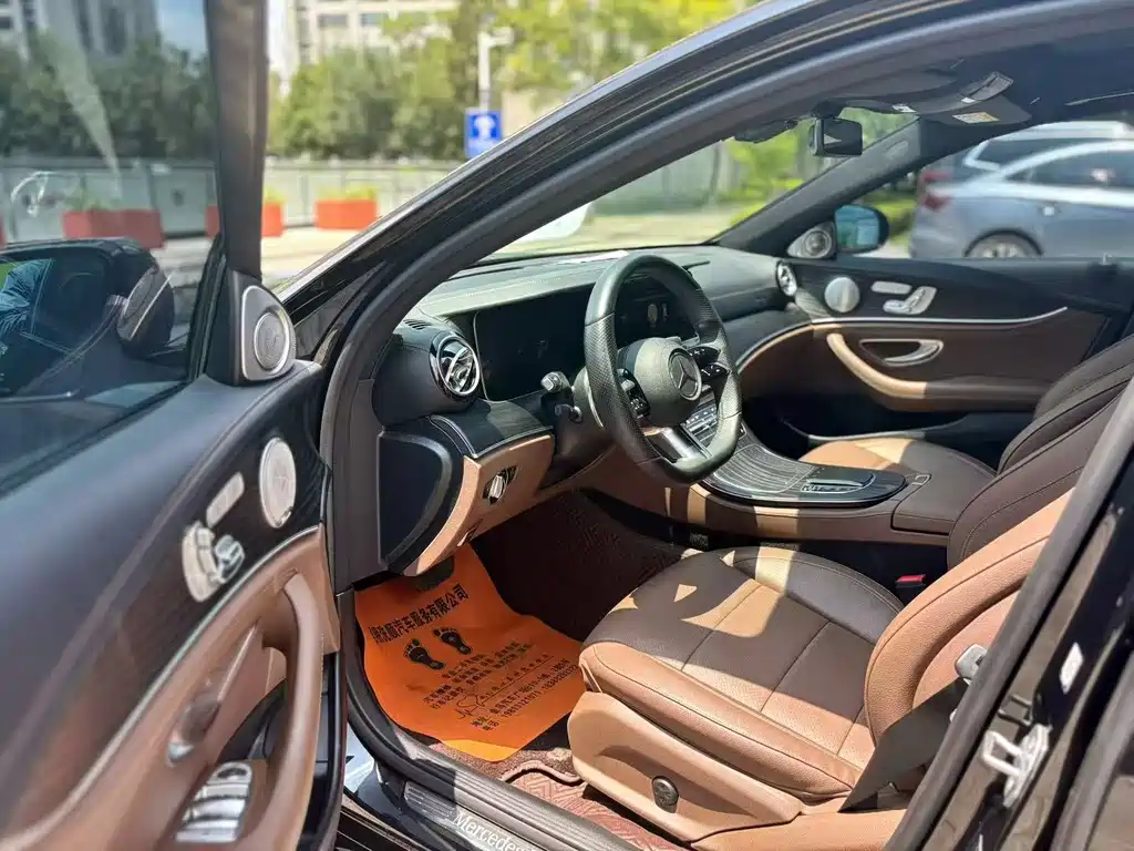 Mercedes-Benz E-Class 2022 — фото 4