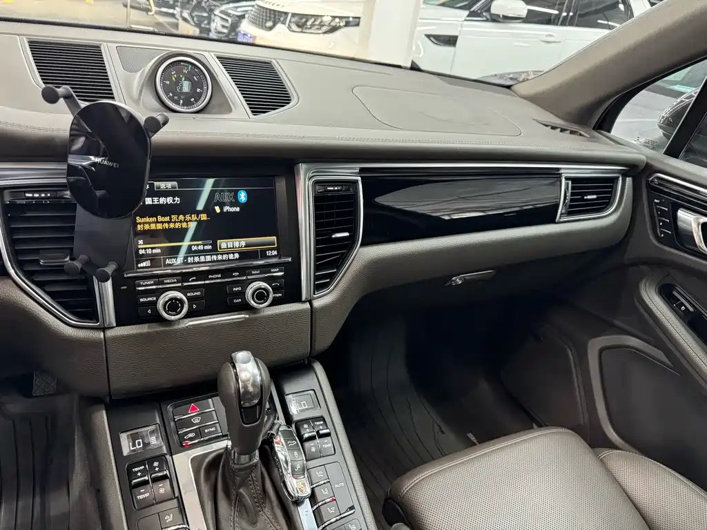 Porsche Macan 2015 — фото 15