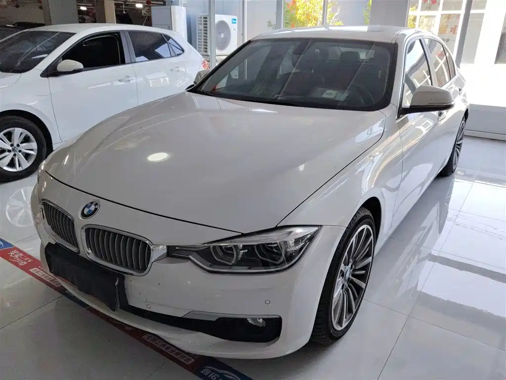 BMW 3 Series 2019 — фото 1