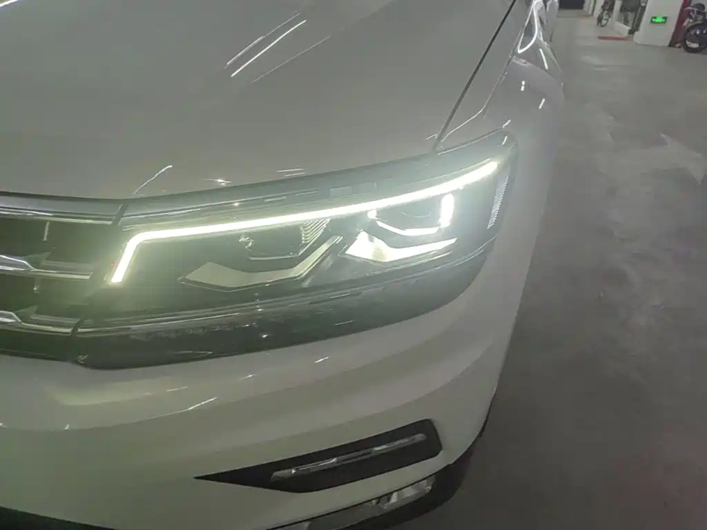 Volkswagen Tiguan L 2017 — фото 24