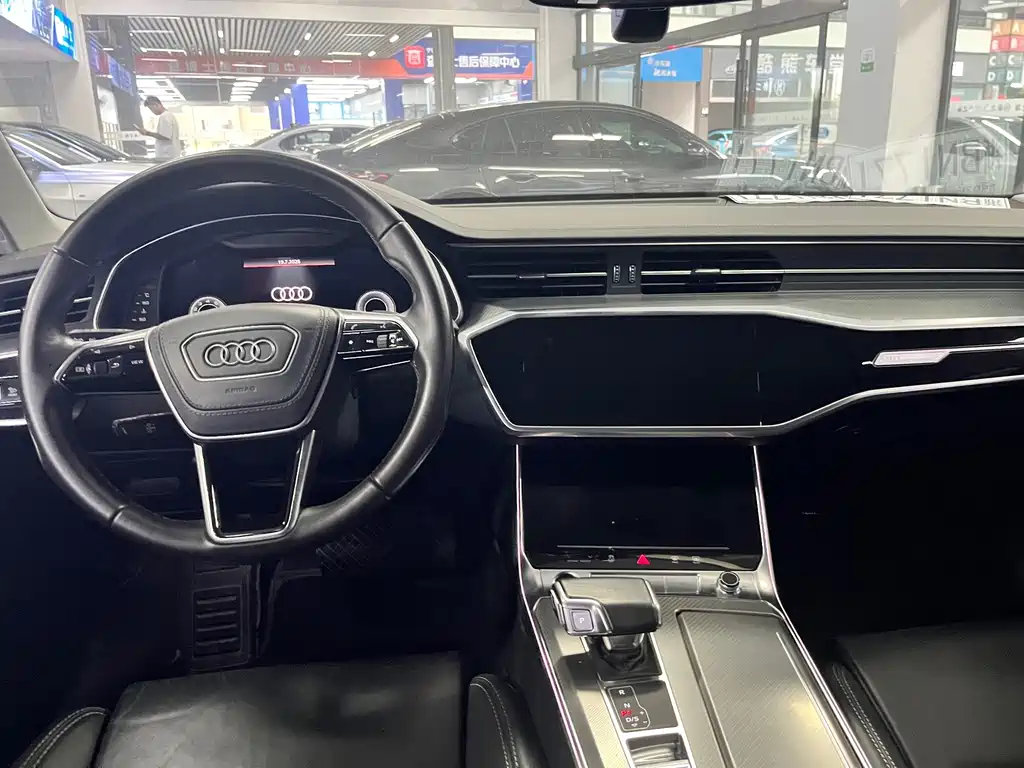 Audi A6L 2022
