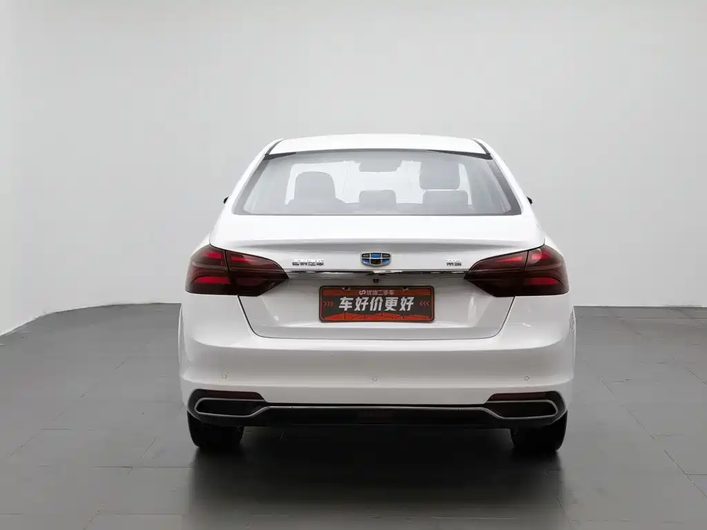Geely Emgrand 2018