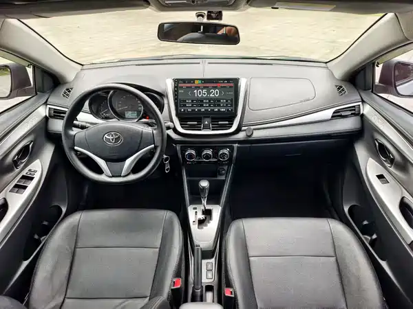 Toyota Yaris L 2020
