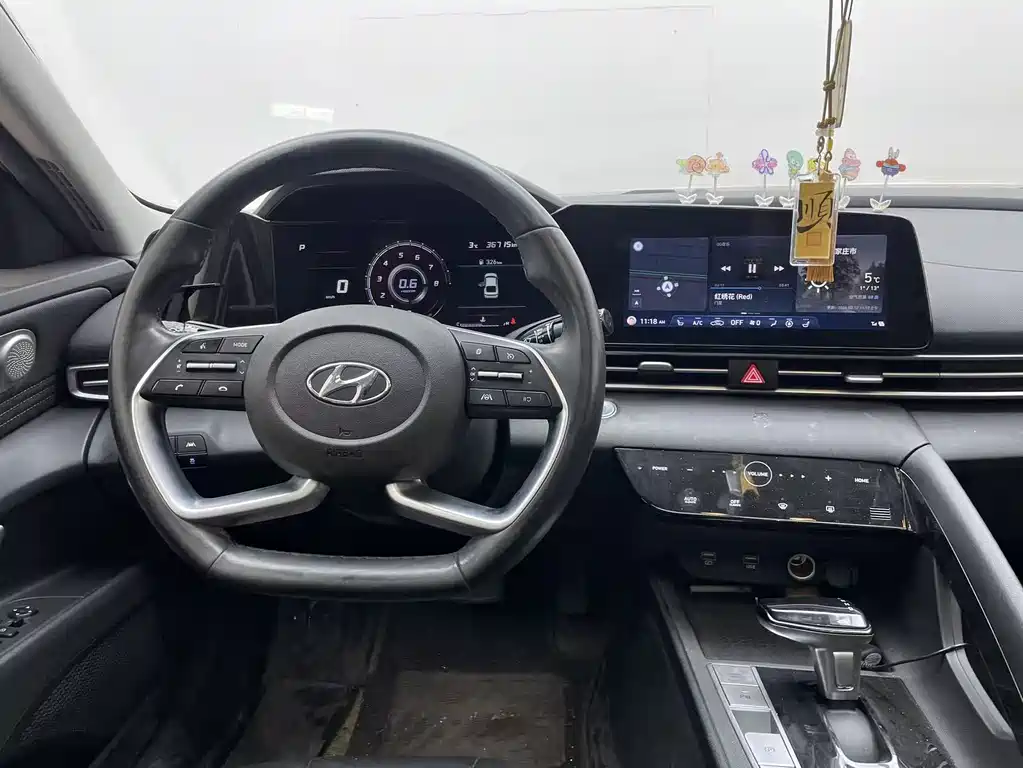 Hyundai Elantra 2021 — фото 13