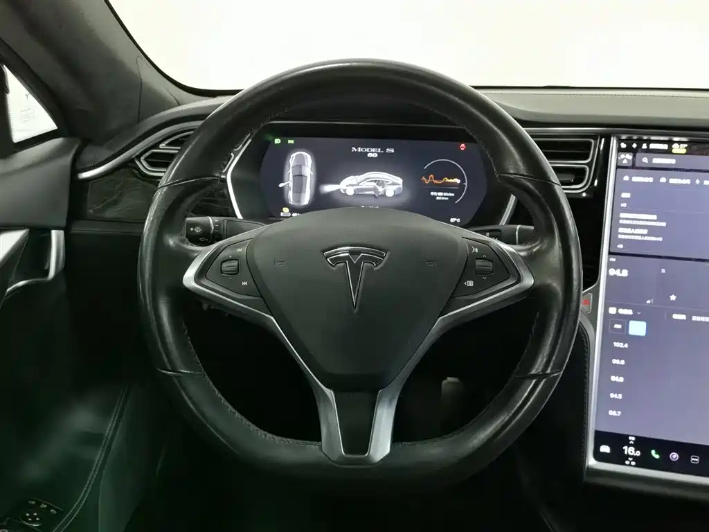 Tesla Model S 2017 — фото 11