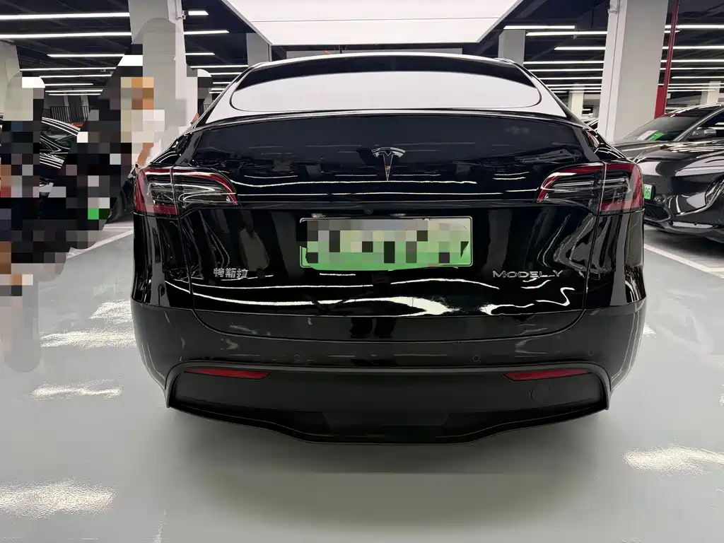 Tesla Model Y 2023 — фото 15