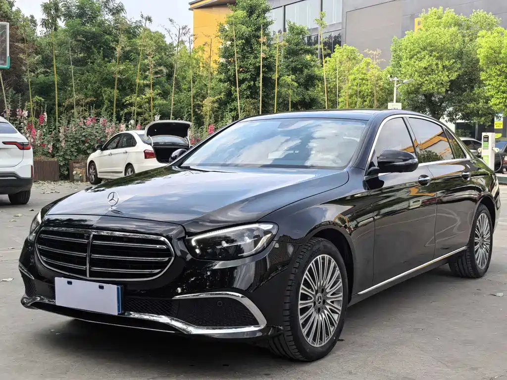 Mercedes-Benz E-Class 2023