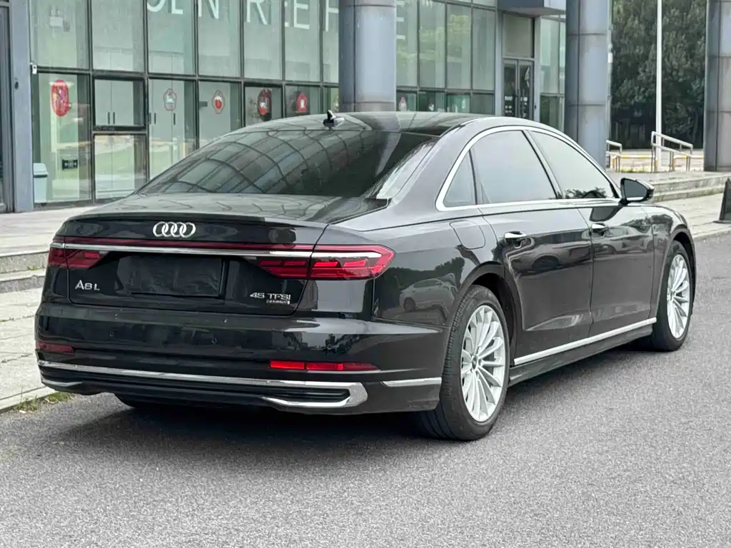 Audi A8 2023