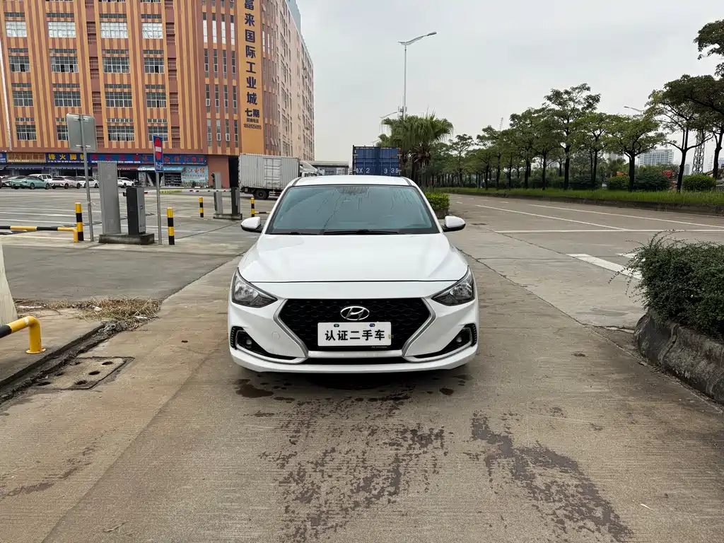 Hyundai Elantra 2019 — фото 2