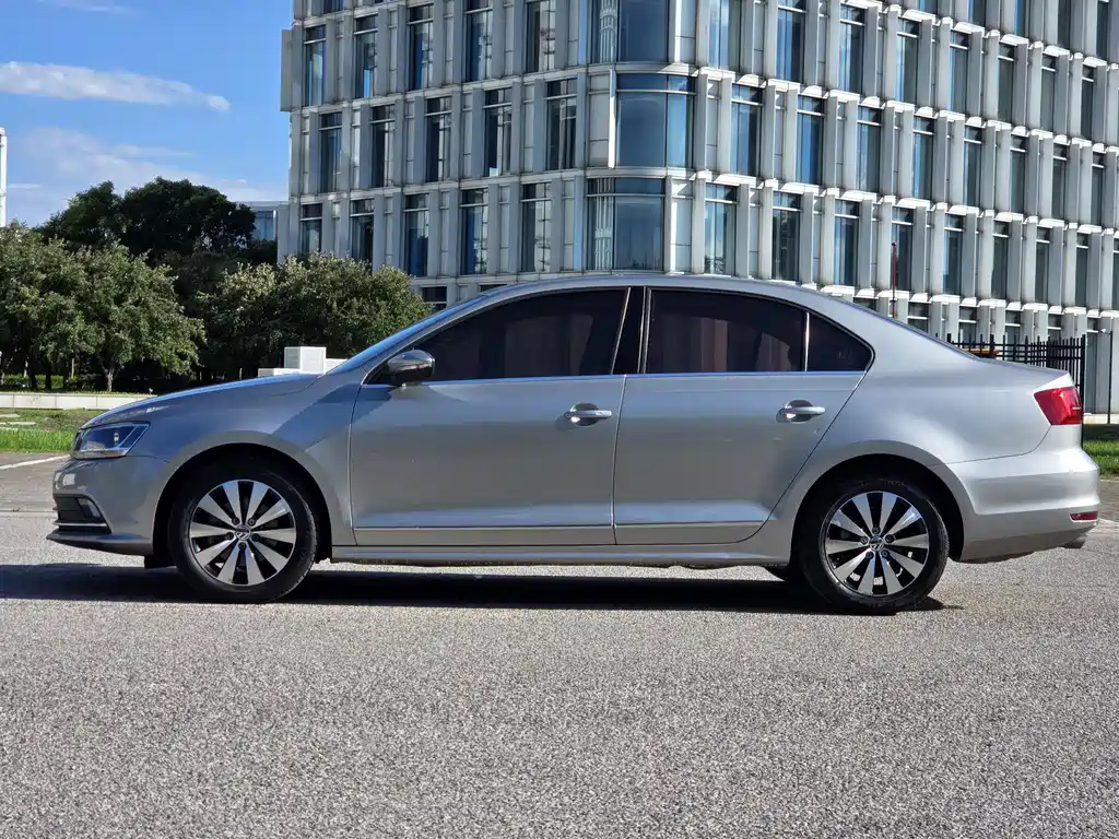 Volkswagen Sagitar 2017