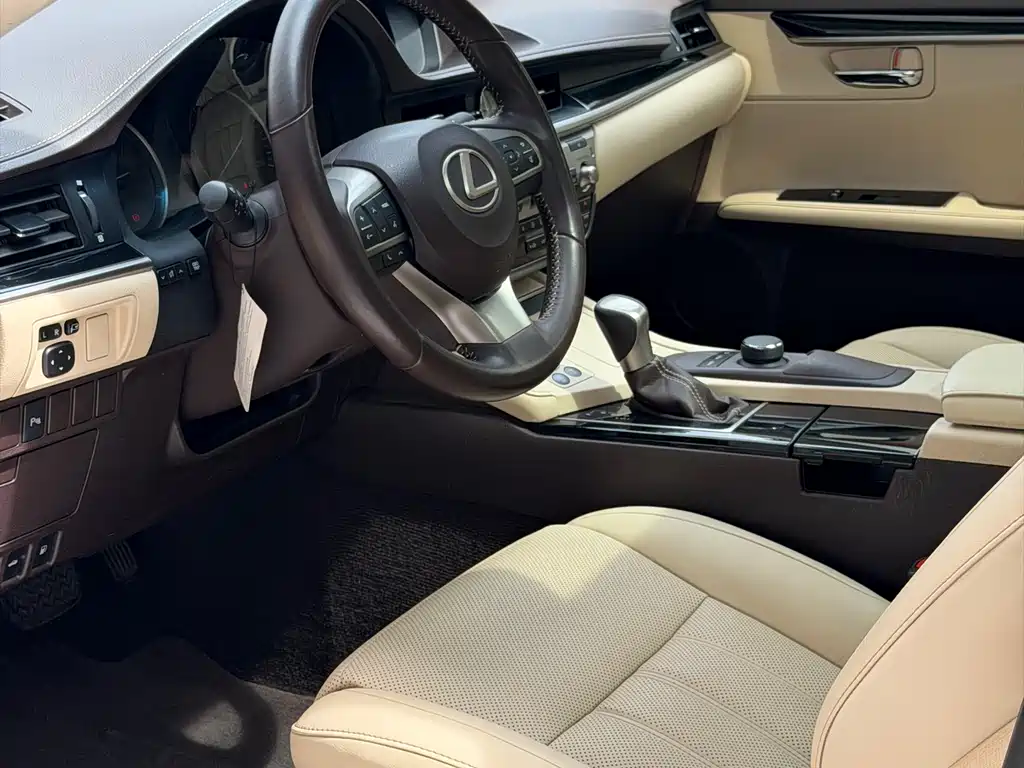 Lexus ES 2015