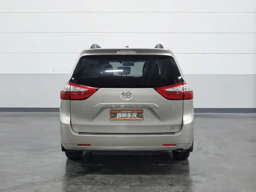 Toyota Sienna 2015 — фото 4
