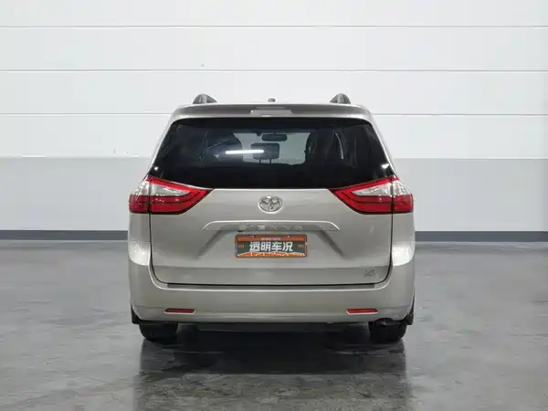 Toyota Sienna 2015