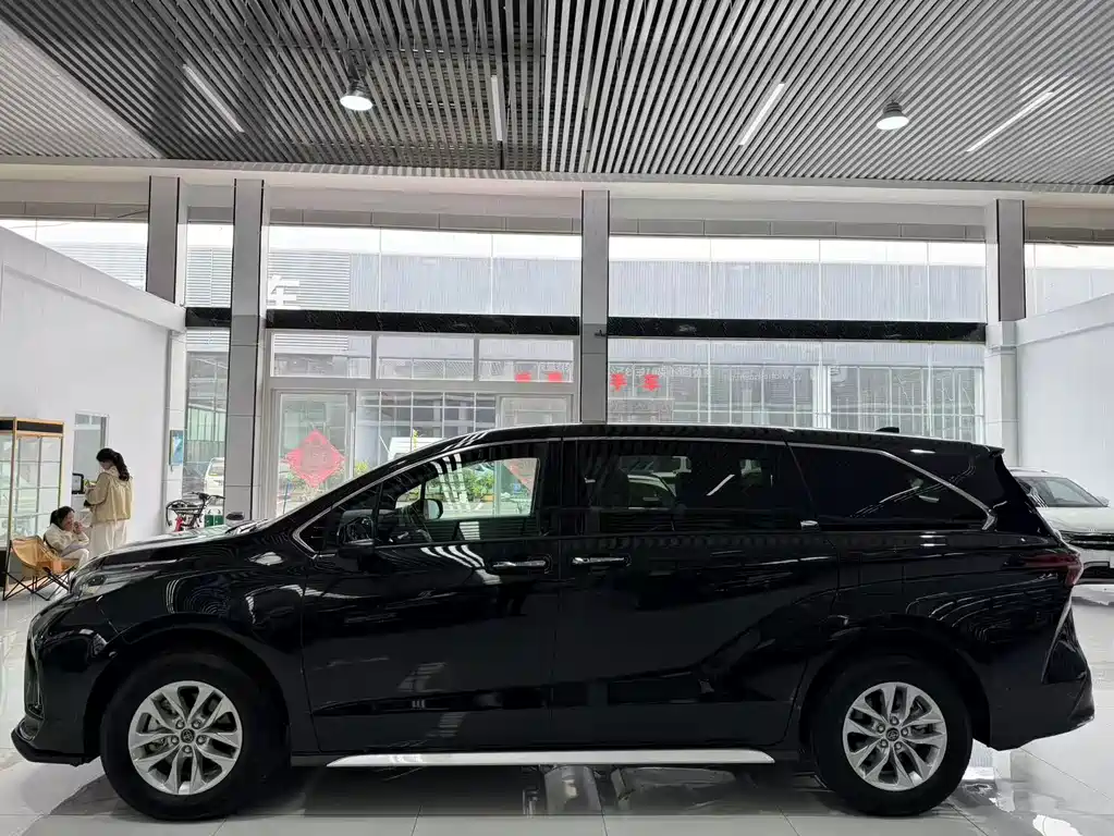 Toyota Granvia 2026