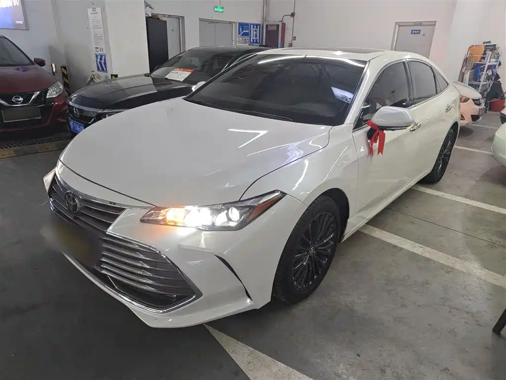 Toyota Avalon 2019 — фото 1