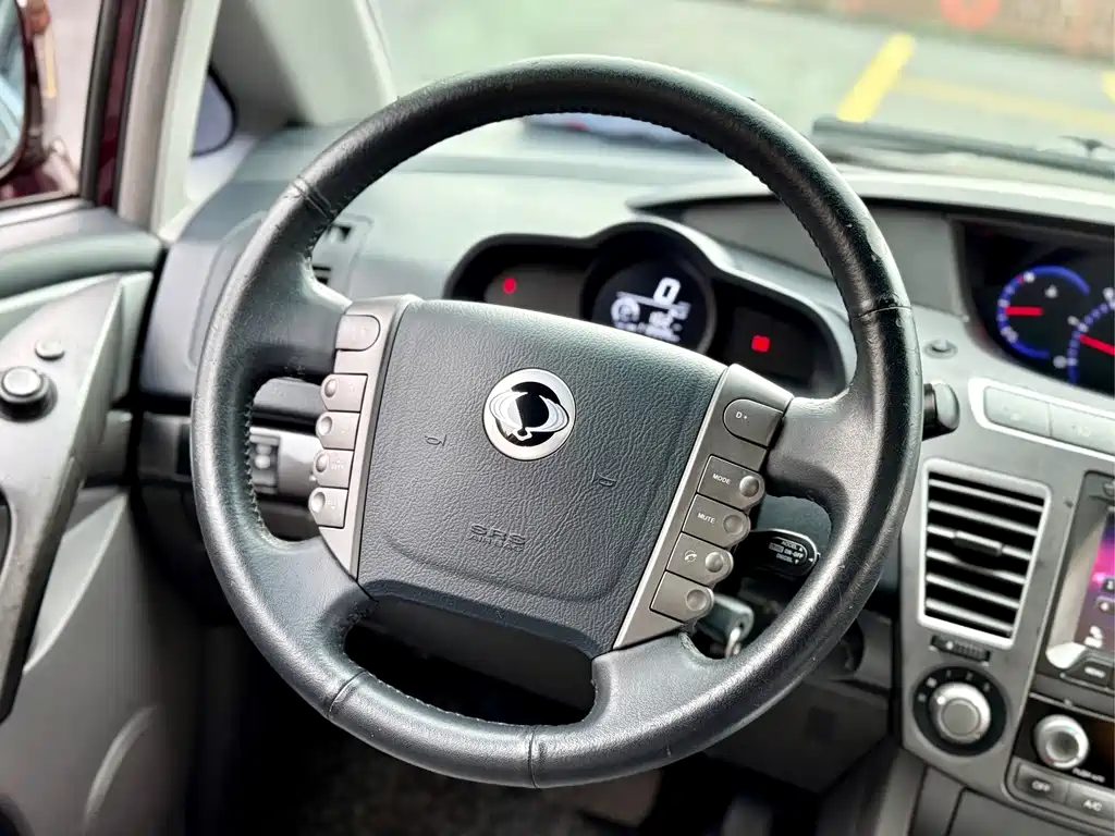 Ssangyong Lu Di 2014 — фото 19