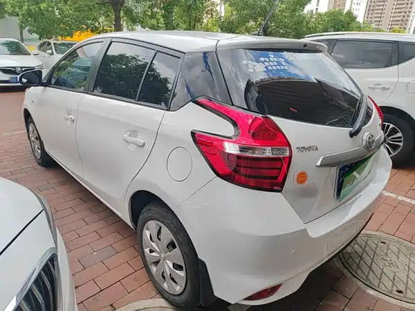 Toyota Yaris L 2023