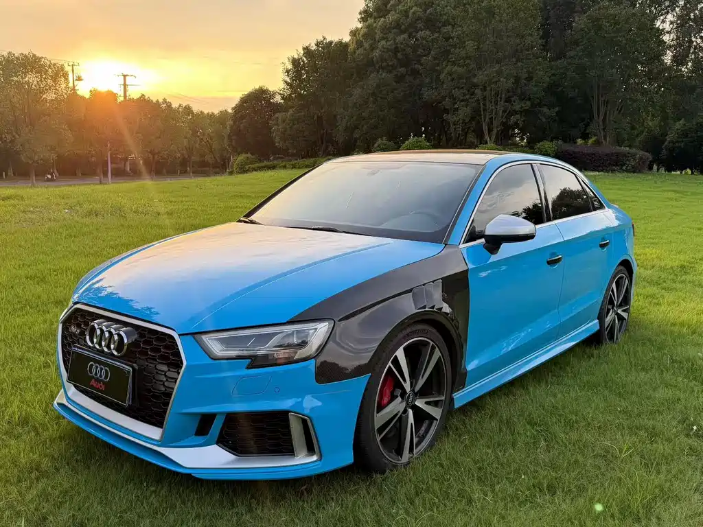 Audi RS 3 2018 — фото 1