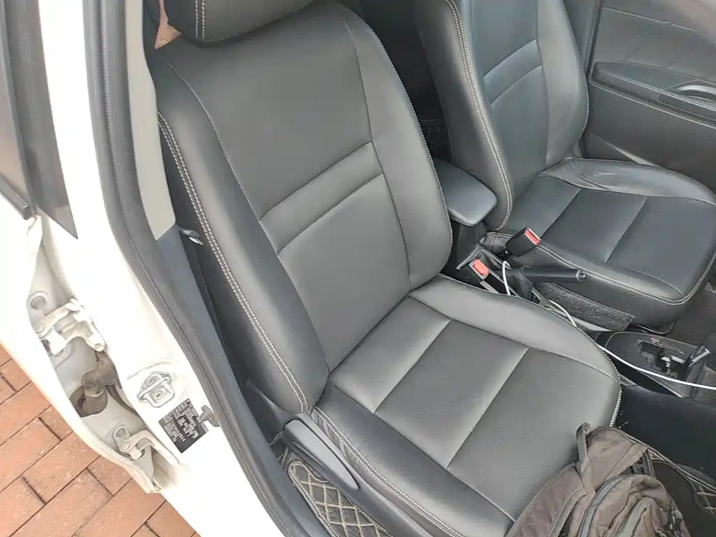 Toyota Yaris L 2023 — фото 25