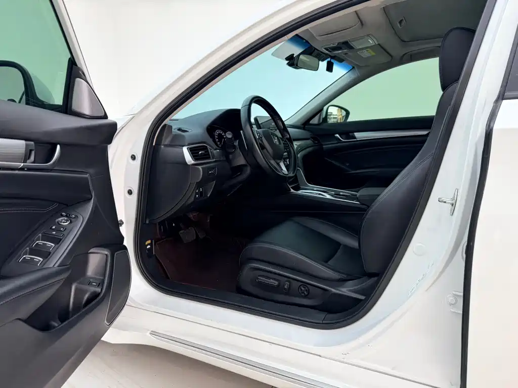 Honda Accord 2023 — фото 11