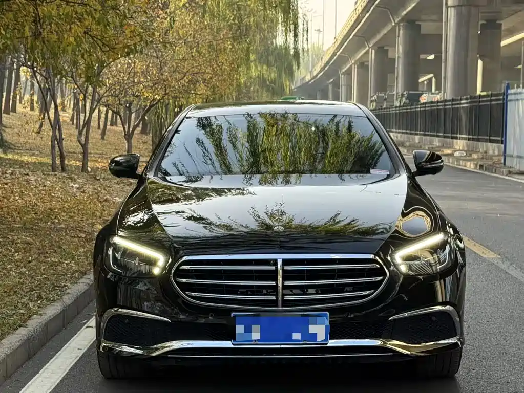 Mercedes-Benz E-Class 2023 — фото 2