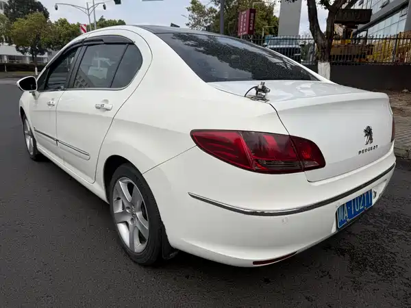 Peugeot 408 2012