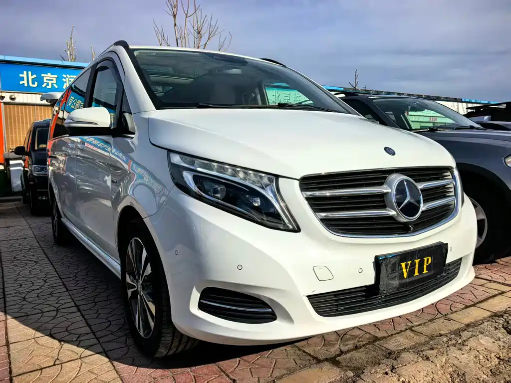 Mercedes-Benz V-Class 2016 — фото 24
