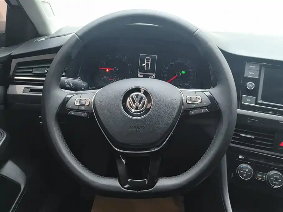 Volkswagen Bora 2019 — фото 15