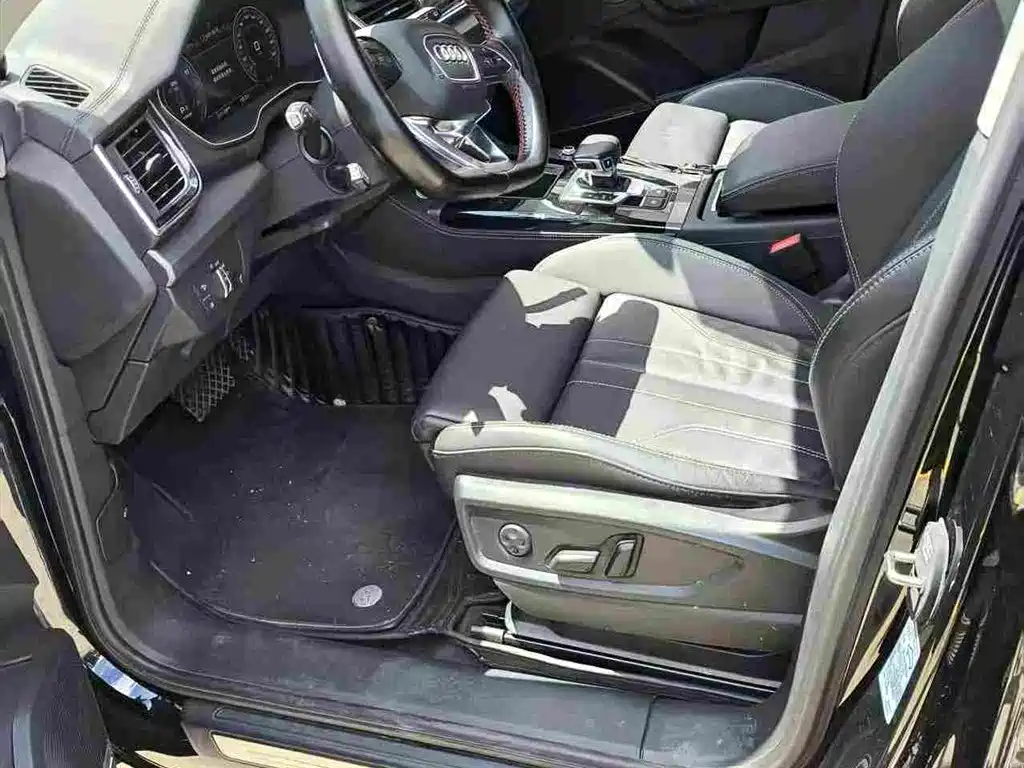 Audi Q5L 2023 — фото 4