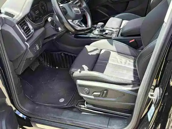 Audi Q5L 2023