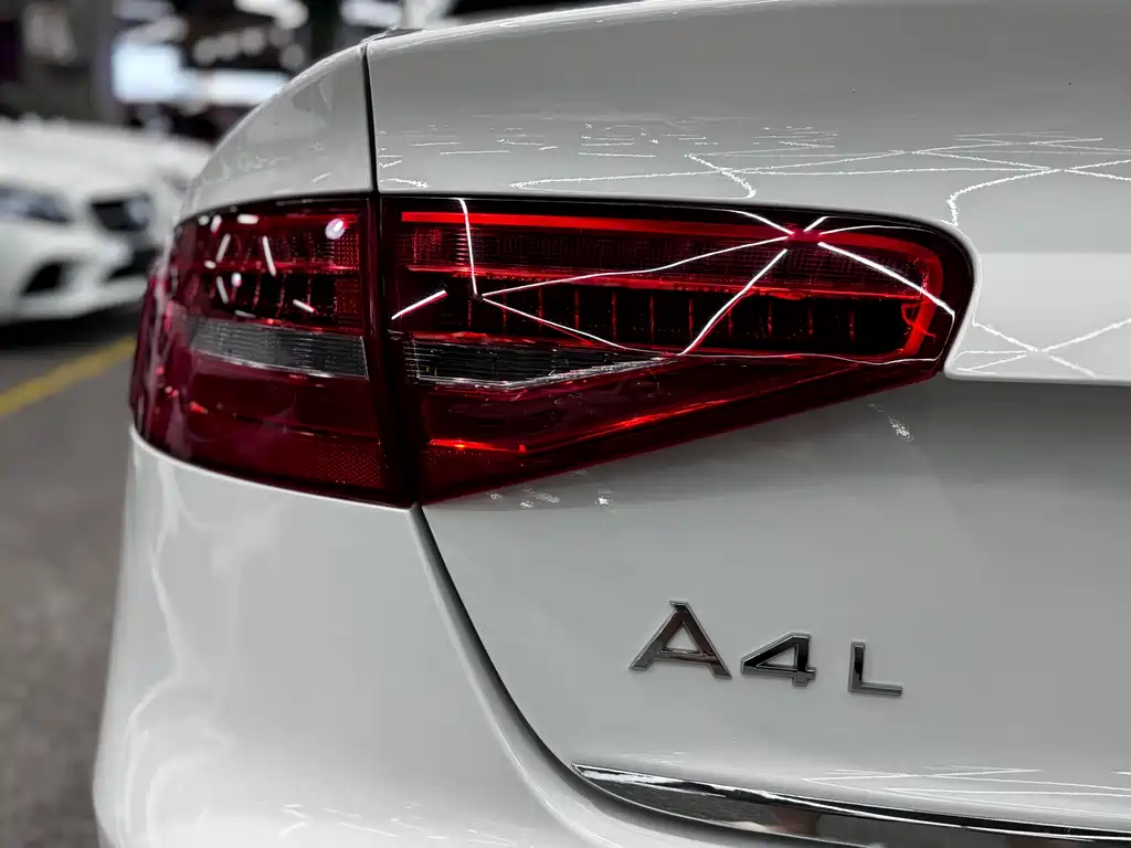 Audi A4L 2015 — фото 7