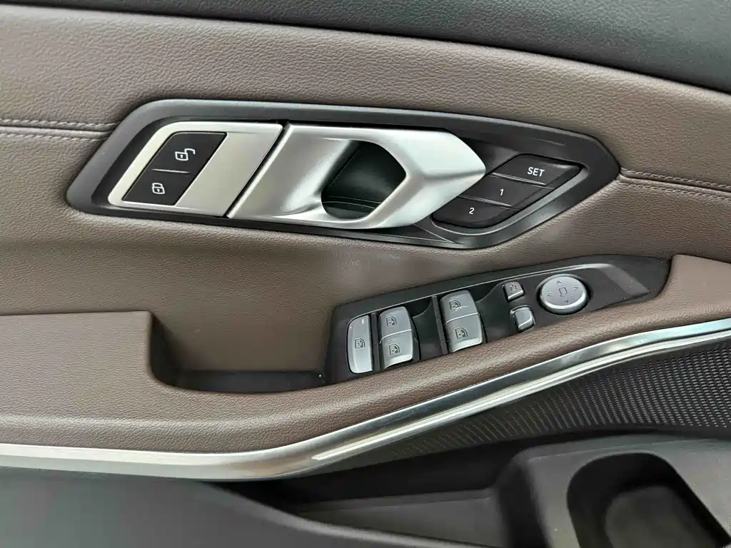 BMW 3 Series 2023 — фото 11