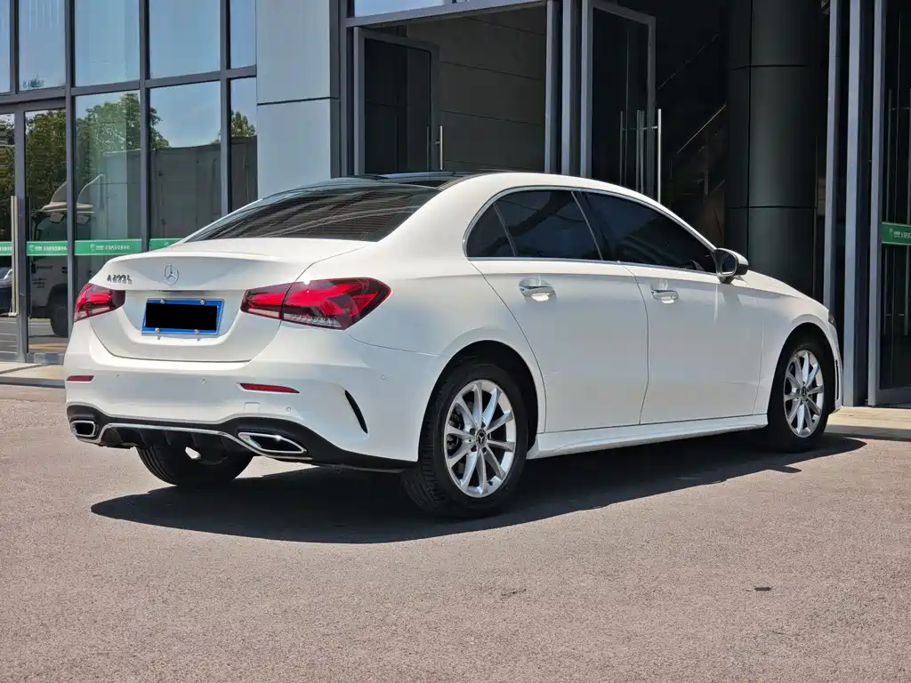 Mercedes-Benz A-Class 2021 — фото 12