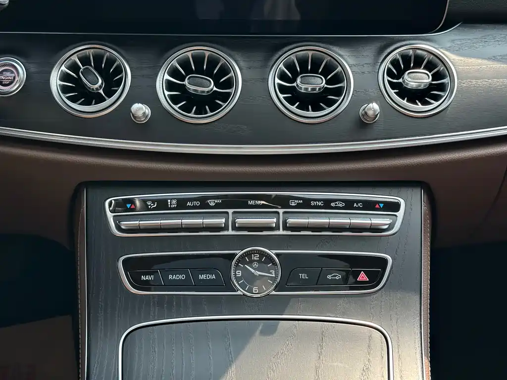 Mercedes-Benz E-Class 2020 — фото 15