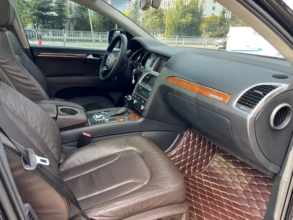 Audi Q7 2015 — фото 26