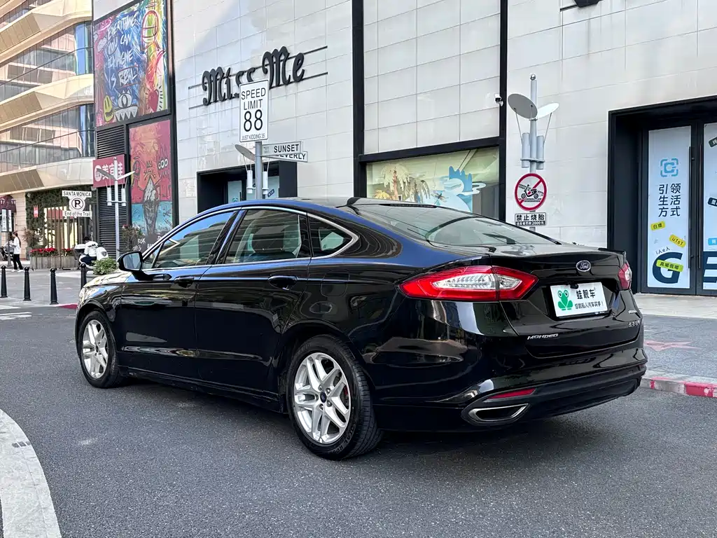 Ford Mondeo 2015 — фото 8