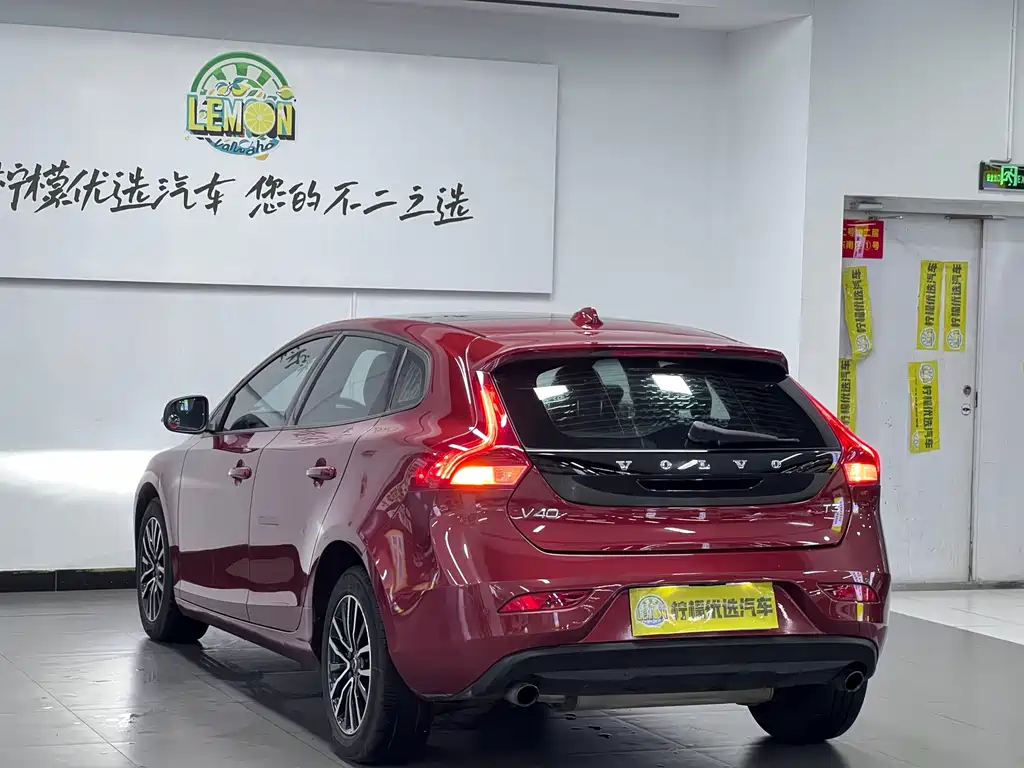 Volvo V40 2016