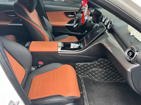 Mercedes-Benz C-Class 2024