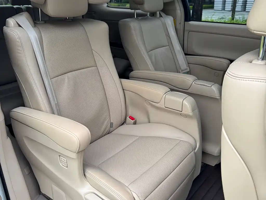 Toyota Alphard 2013 — фото 22