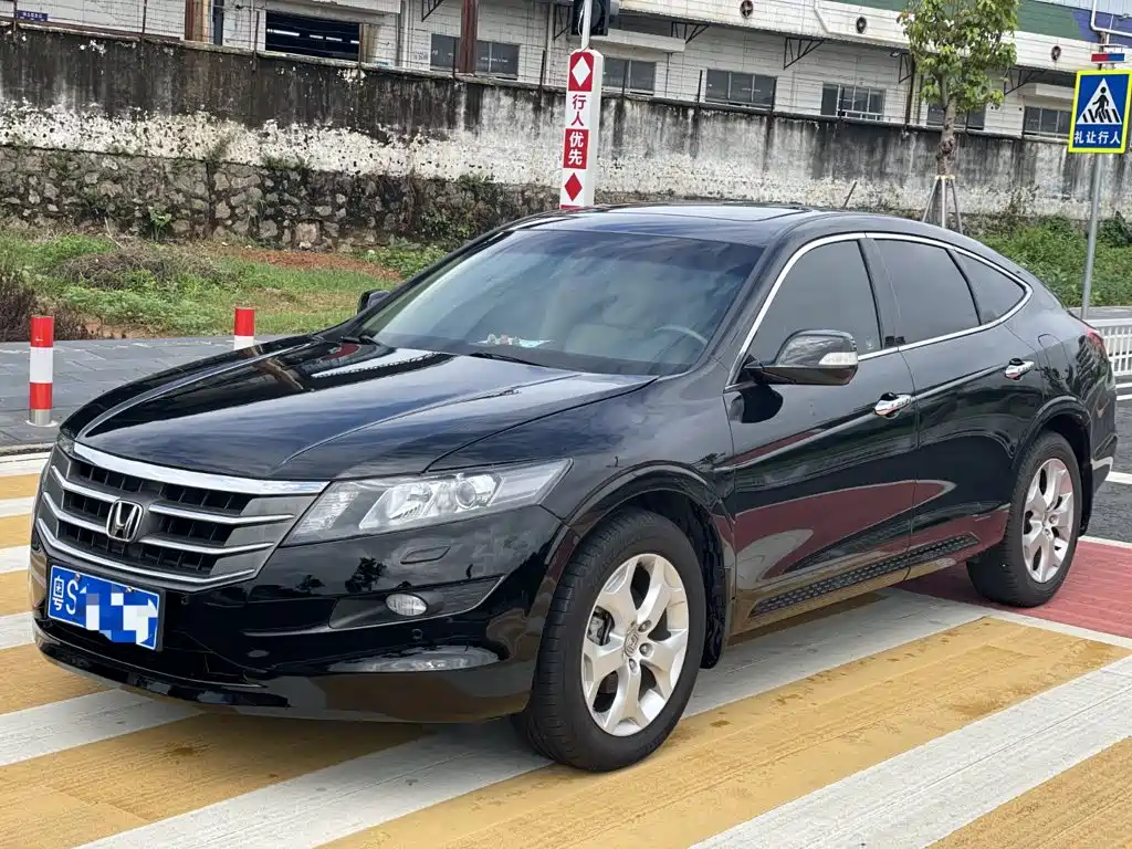 Honda Crosstour 2013 — фото 1