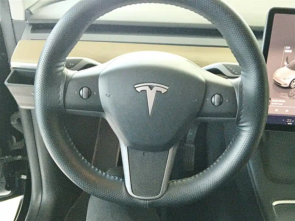 Tesla Model Y 2022 — фото 11