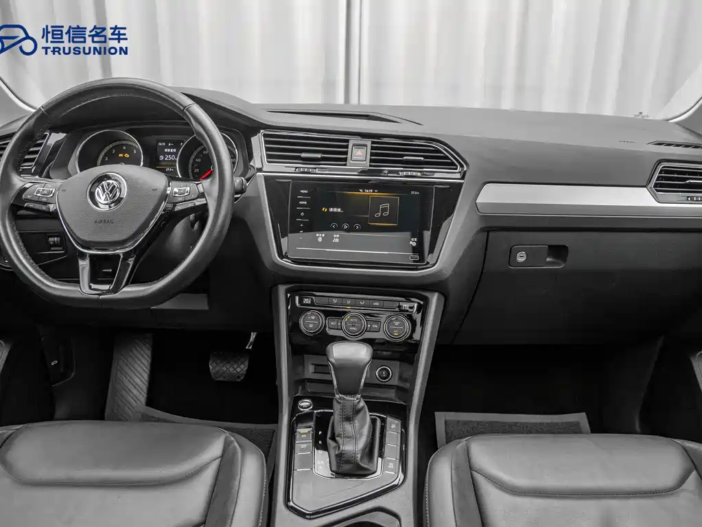 Volkswagen Tiguan L 2020 — фото 12