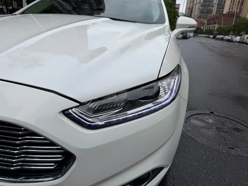 Ford Mondeo 2015 — фото 14