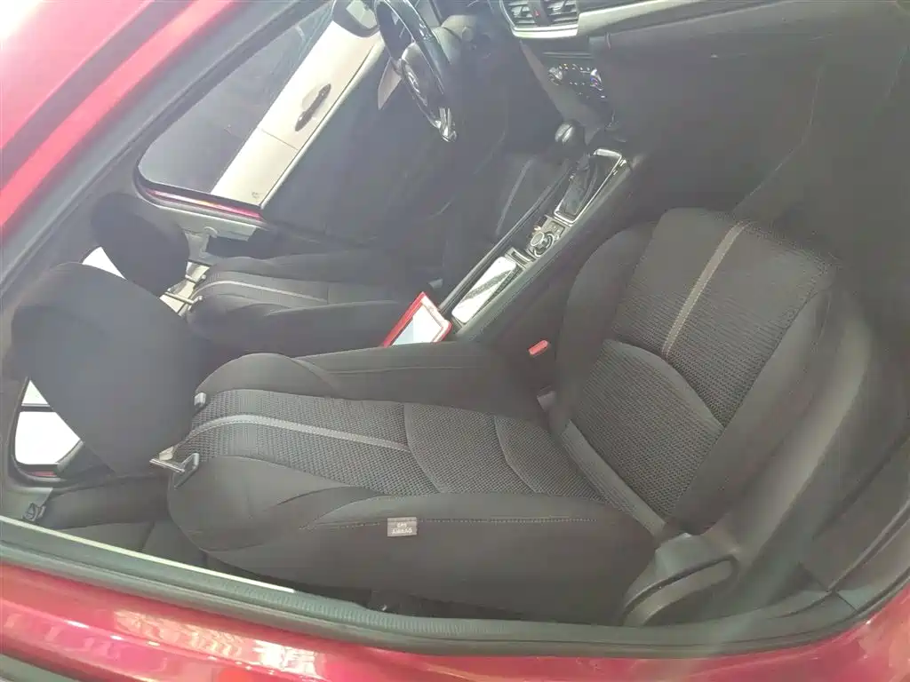 Mazda 3 Axela 2019 — фото 25