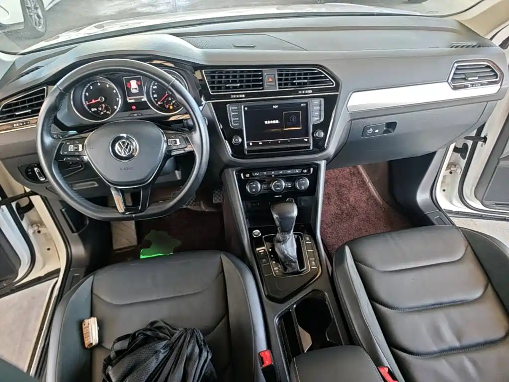 Volkswagen Tiguan L 2018 — фото 10