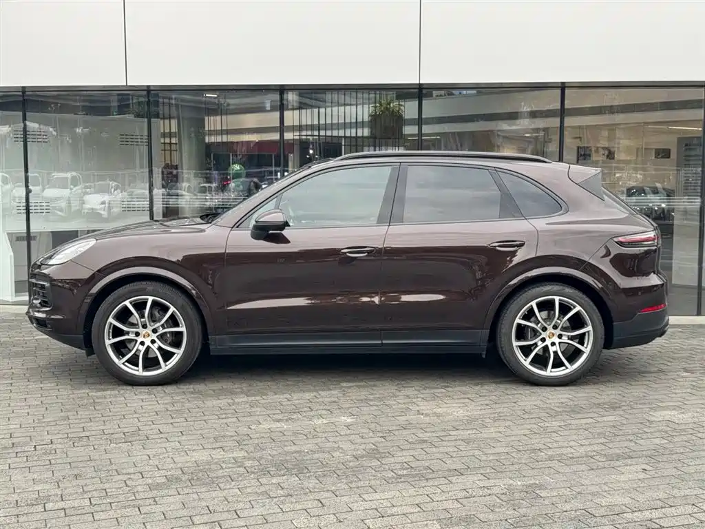 Porsche Cayenne 2023 — фото 2