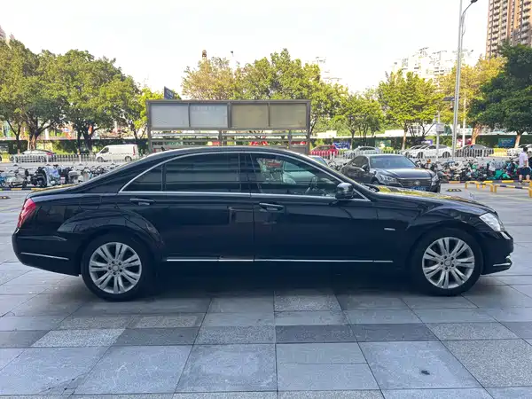 Mercedes-Benz S-Class 2013