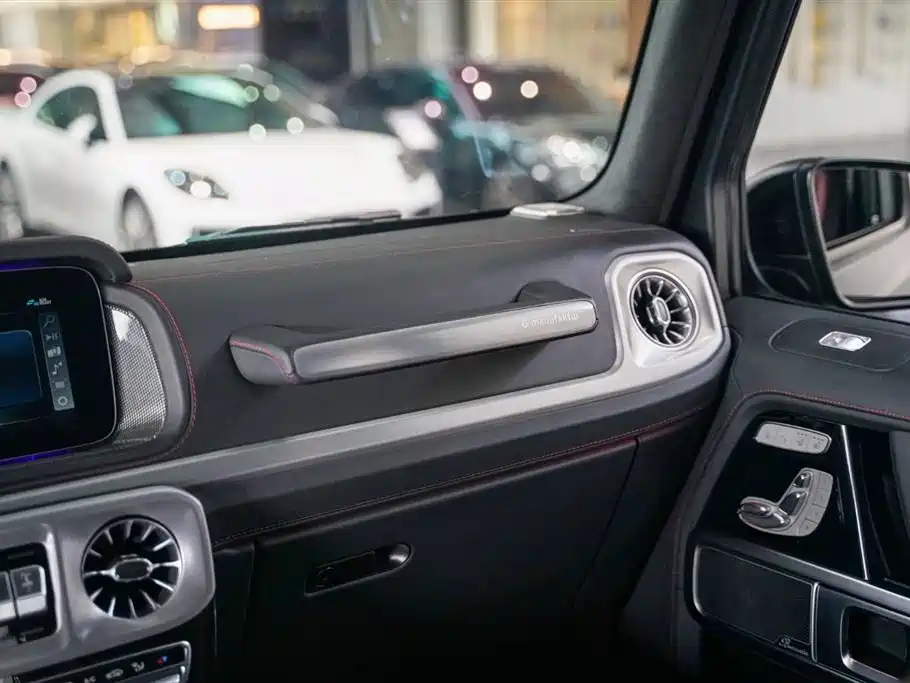 Mercedes-Benz G-Class 2024 — фото 16